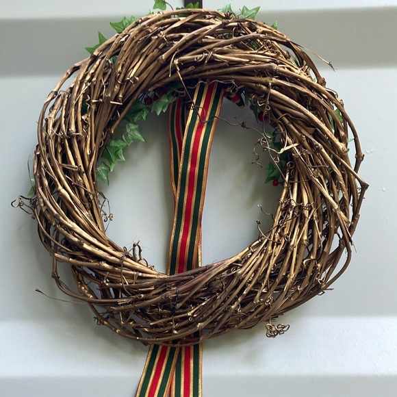 Festive Green and Red Holiday Wreath - Picture 10 of 10